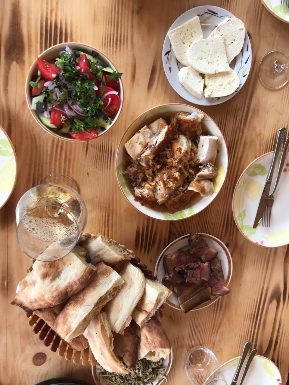 Sadmeli Winery Ξενοδοχείο Ambrolauri Εξωτερικό φωτογραφία